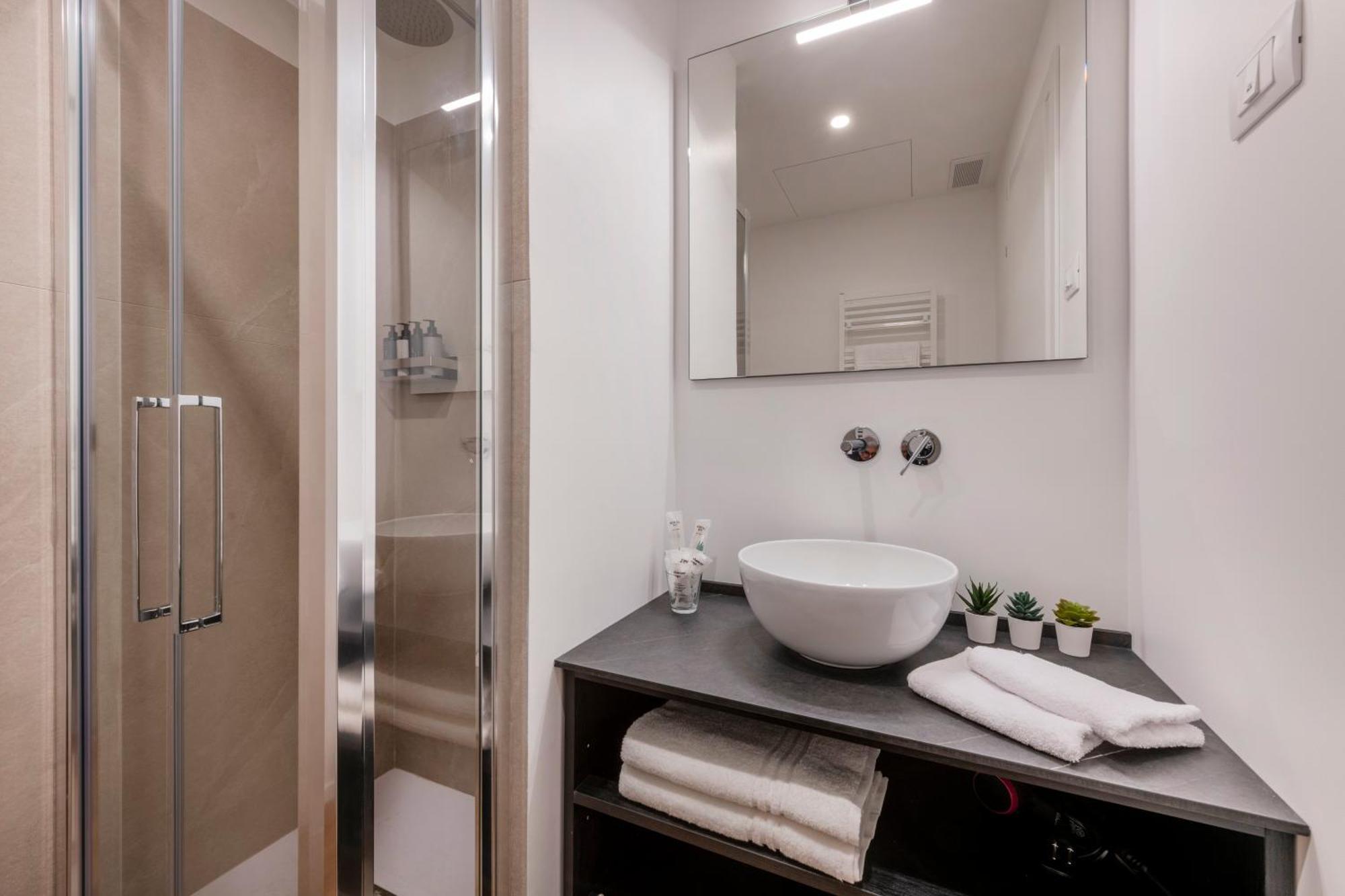 Bnbutler - Inbrera Suites - Giulianova, 1 มิลาน ภายนอก รูปภาพ